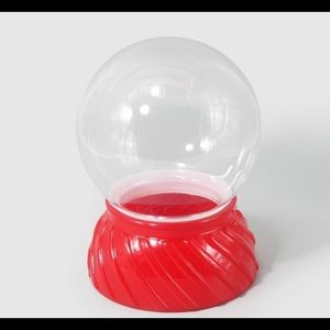 Fill your own snow globe